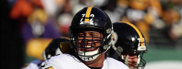 Former USC Trojan Zach Banner